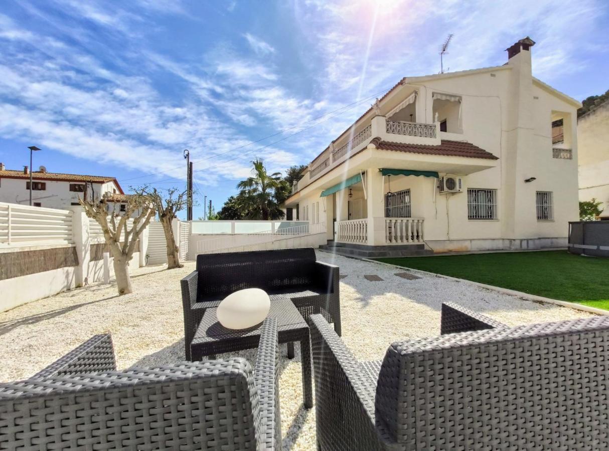 Casa Con Jardin Privado De 300M2 Y Piscina Appartement Cubelles Buitenkant foto